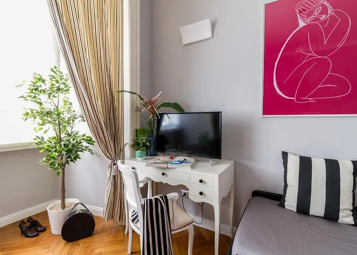 Athena Guest House